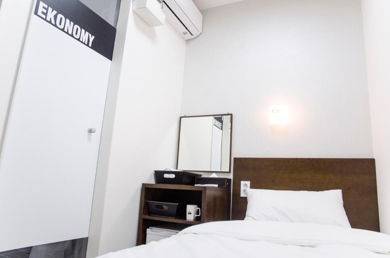 Ekonomy Haeundae Hostel Busan Exterior photo