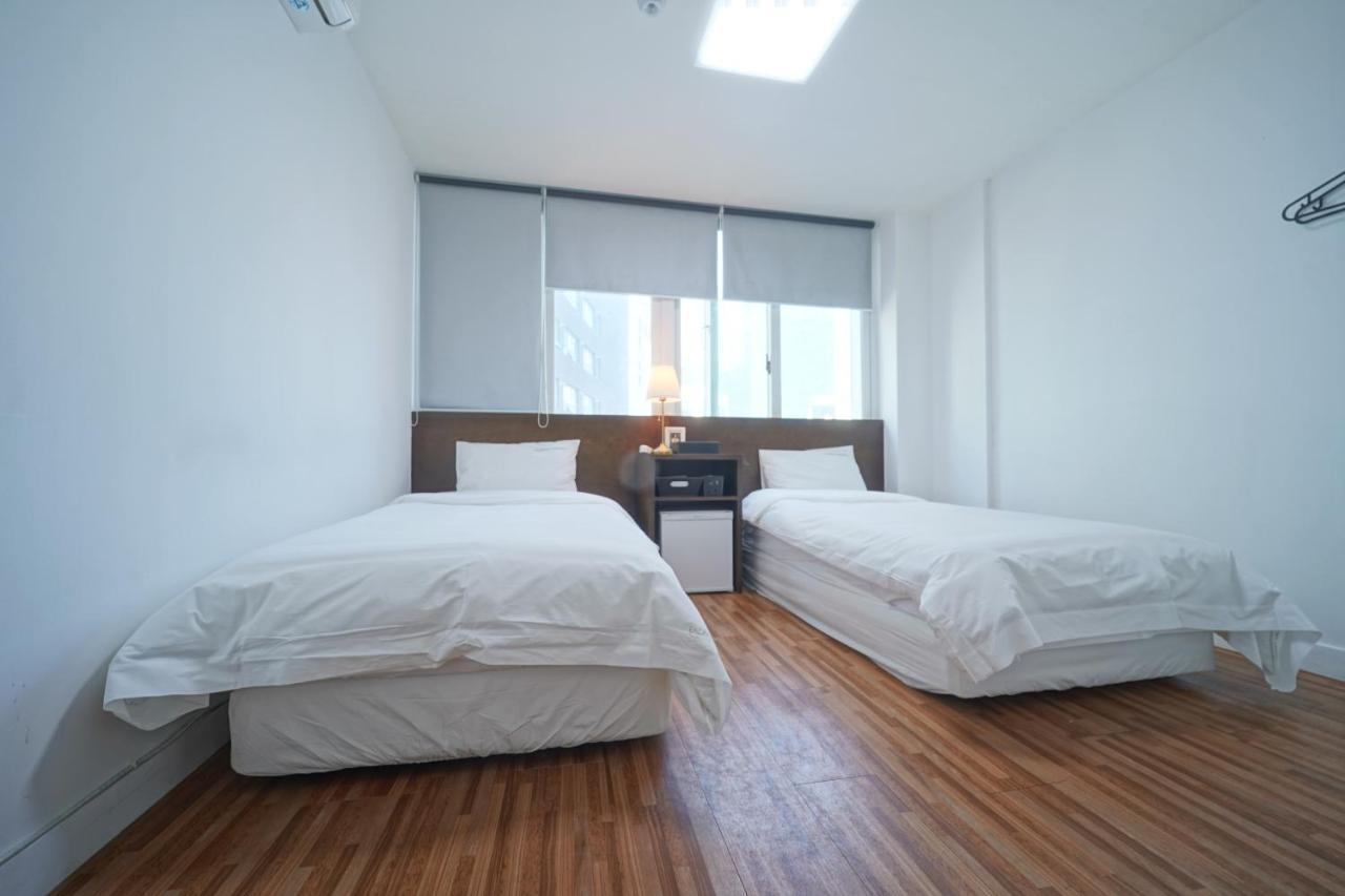Ekonomy Haeundae Hostel Busan Exterior photo