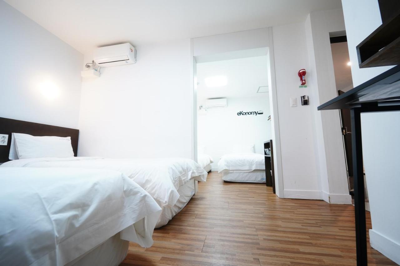 Ekonomy Haeundae Hostel Busan Exterior photo