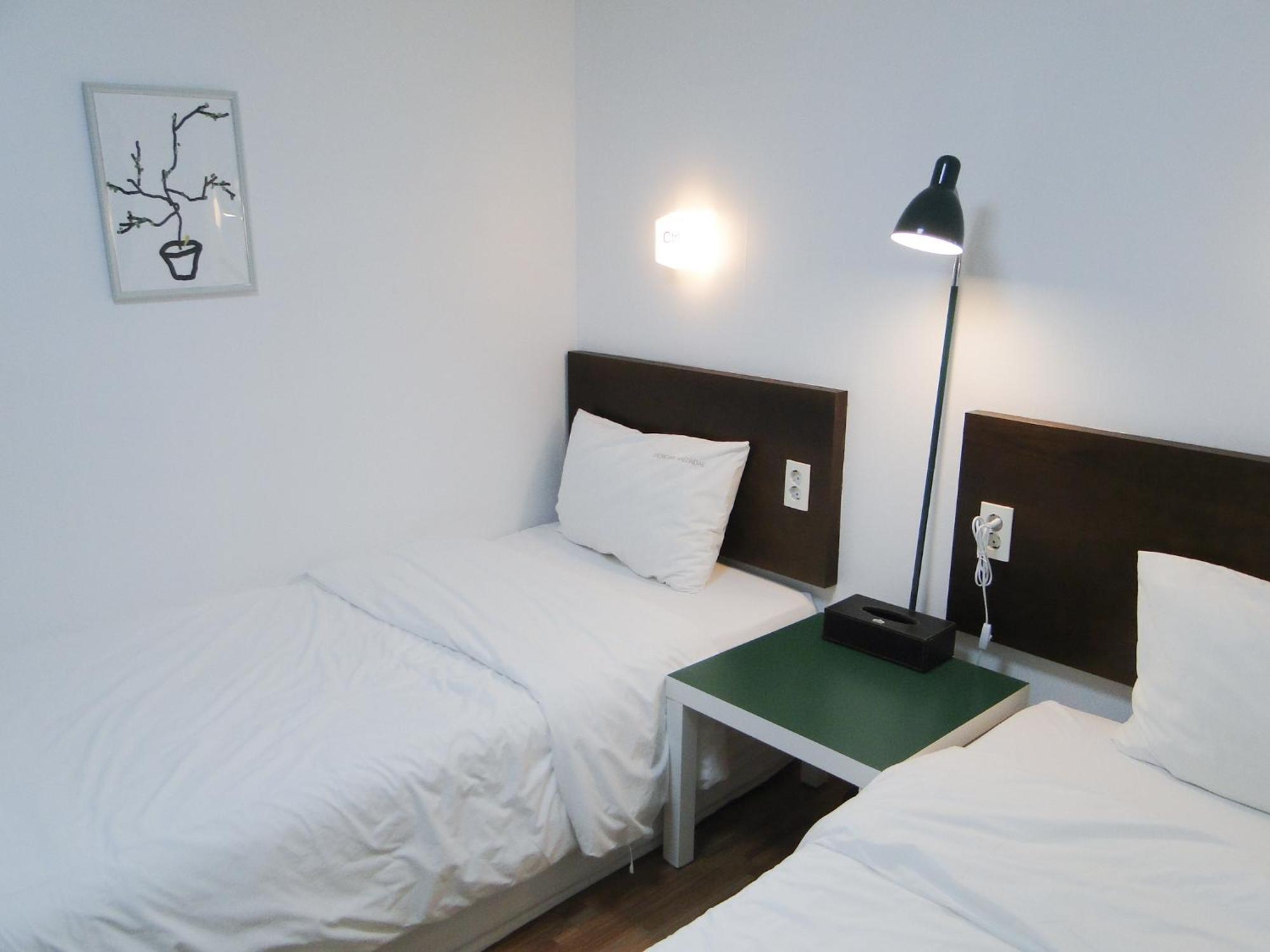 Ekonomy Haeundae Hostel Busan Exterior photo